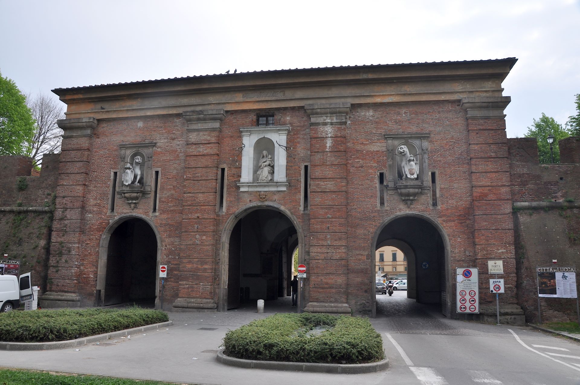 Porta S. Maria, Lucca
